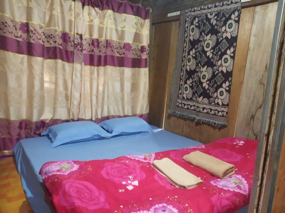 Du Gia Waterfall Hostel & Homestay view 5