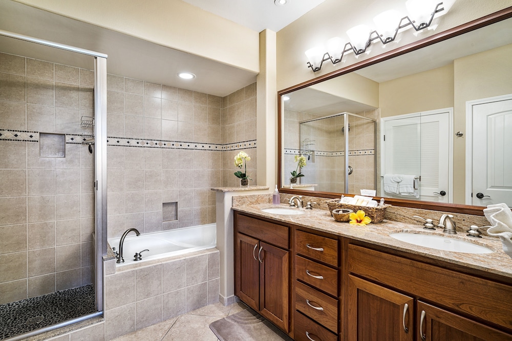 Waikoloa Beach S G2 2 Bedroom Condo by RedAwning