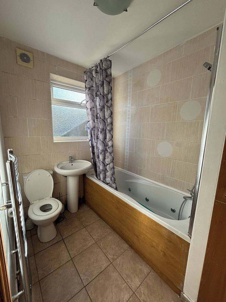 Dagenham - Stay 5 - Garden - Parking - Petfriendly