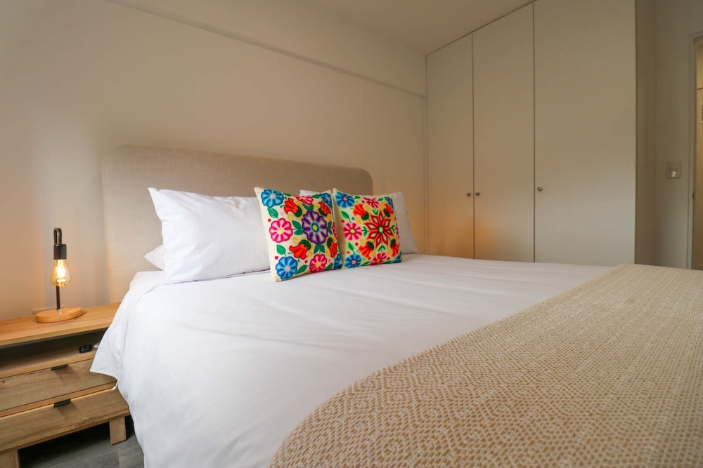 w Radiant 1BR w Perfect Balcony in Cusco