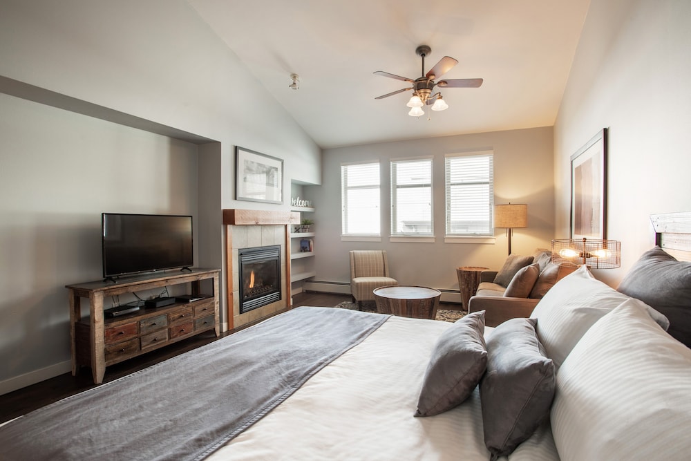Fraser Crossing/Founders Pointe, Condo  Top Floor Ski-In/Ski-Out (Premium-Rated Condo 3622) - Property Image 4