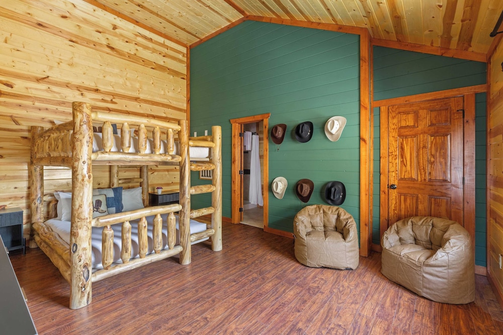 Sleeps 20! Indoor Pool & Home Theater Redesigned Boulder Ridge by Avantstay