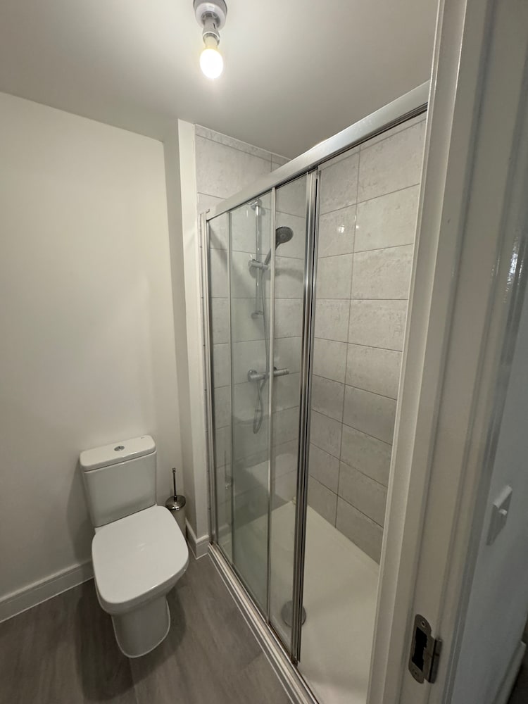Luxurious Home Near Luton Airport. Suitable for Families and Contractors