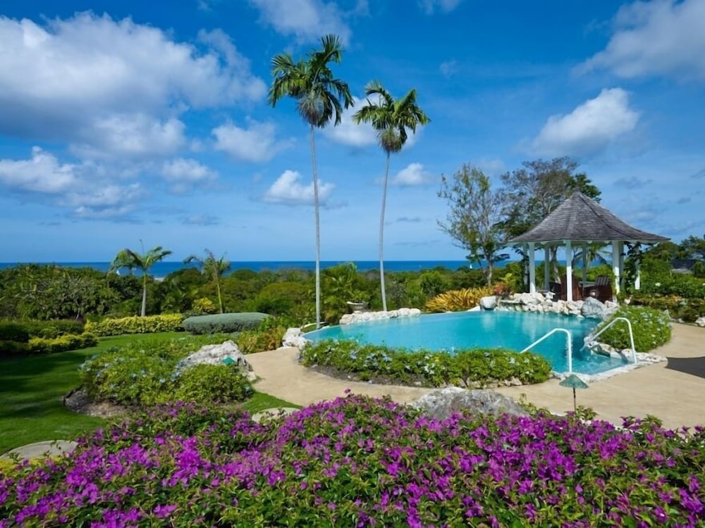 Villa Point of View