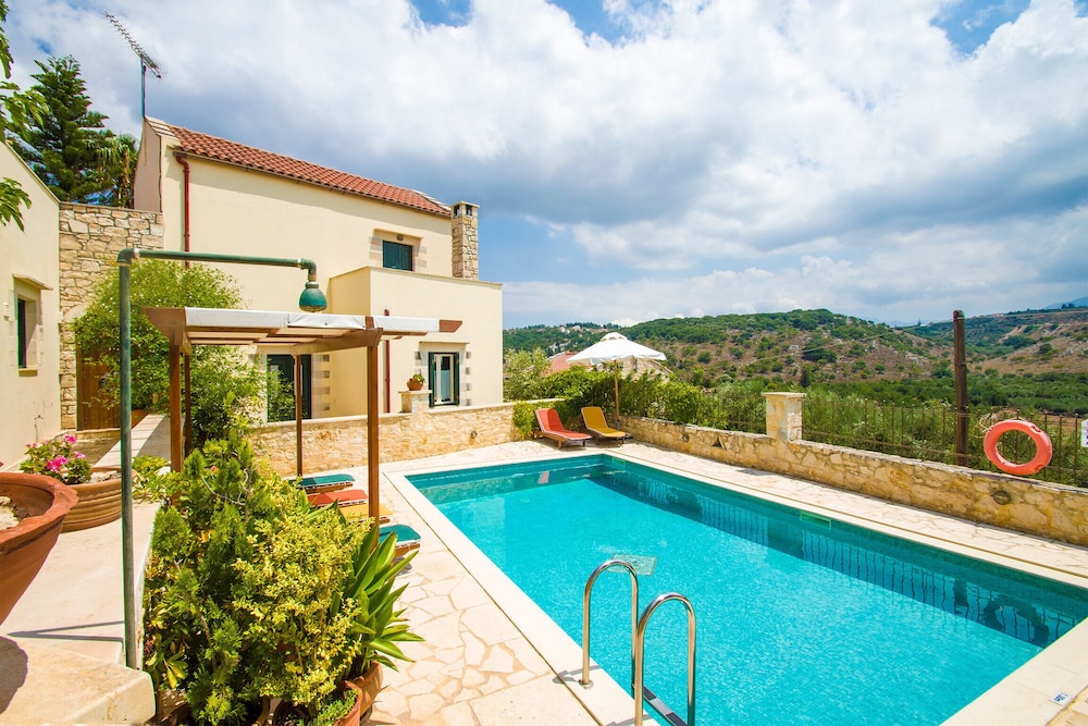Helianthos Villas