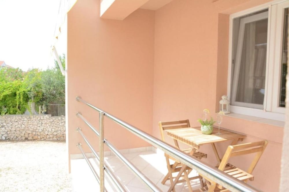 Rina-next to the Beach With Free Parking - A3-sa Balkonom
