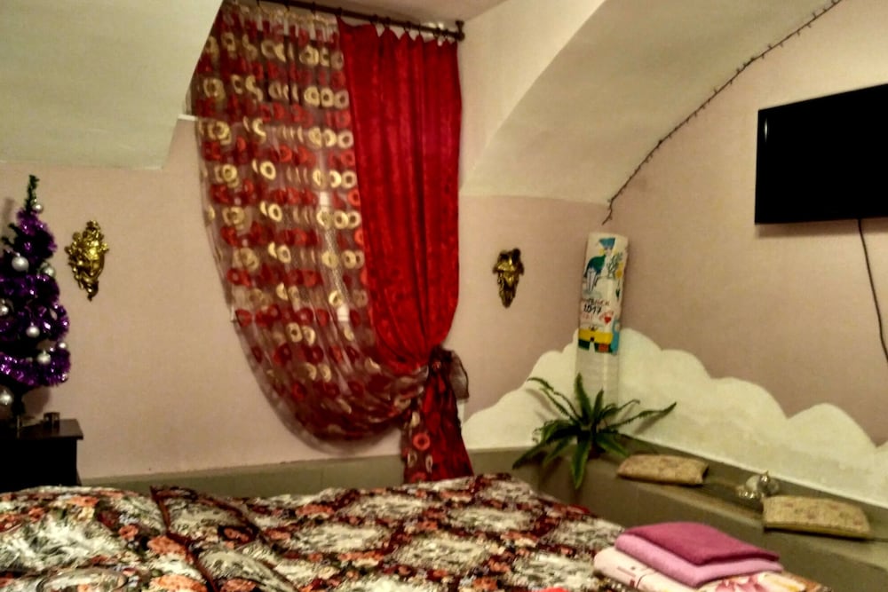 JUNGLE - Hostel