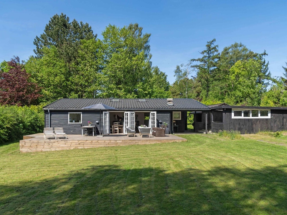 5 Star Holiday Home in Dronningmolle