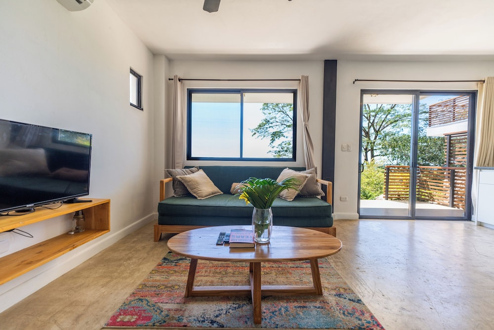 Sea View Paradise Retreat by Sea N' Rent