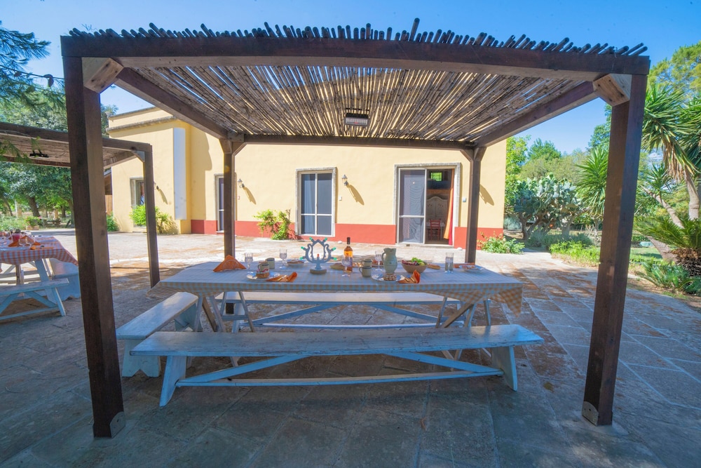 Masseria Le Palmentelle Pool And Garden