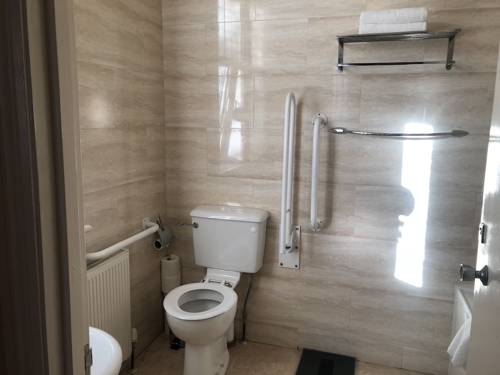 Horley Vacations - Gatwick Inn Hotel - Property Image 11