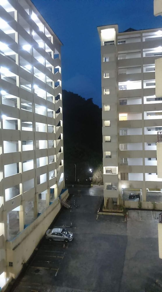 Aaron Apartment at Crown Imperial