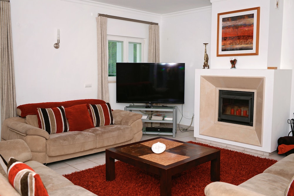 Beautiful 5 En-suite bed Villa With Private Pool view 4
