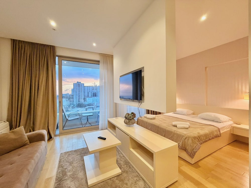 Aurelio Central Residences