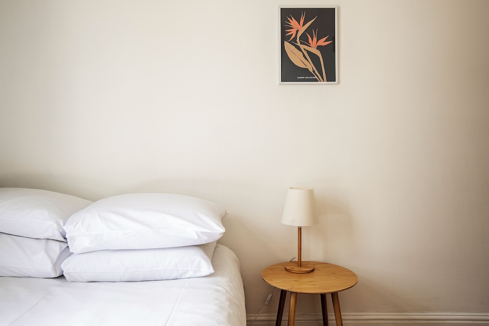A Tranquil One-bedroom Flat Near Brockwell Park