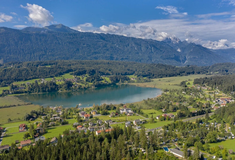 Luxury Chalet With ac Near Pressegger See