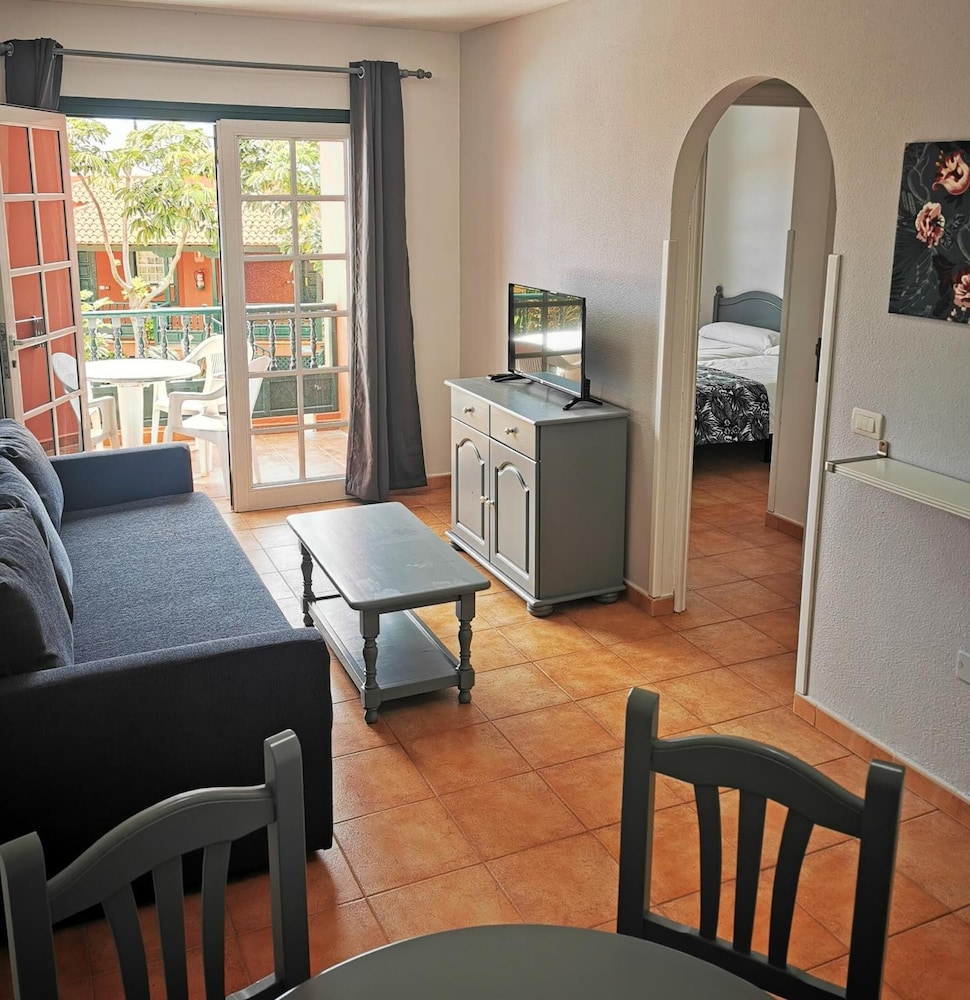 Brena Baja Vacations - Apartamentos Oasis San Antonio - Property Image 2