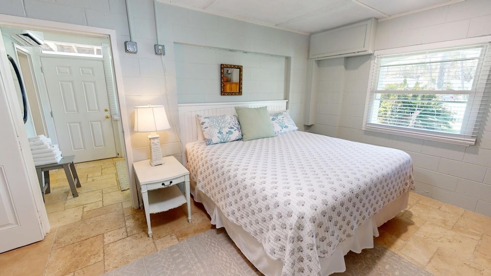 Peach on the Beach by Tybee Vacation Rentals