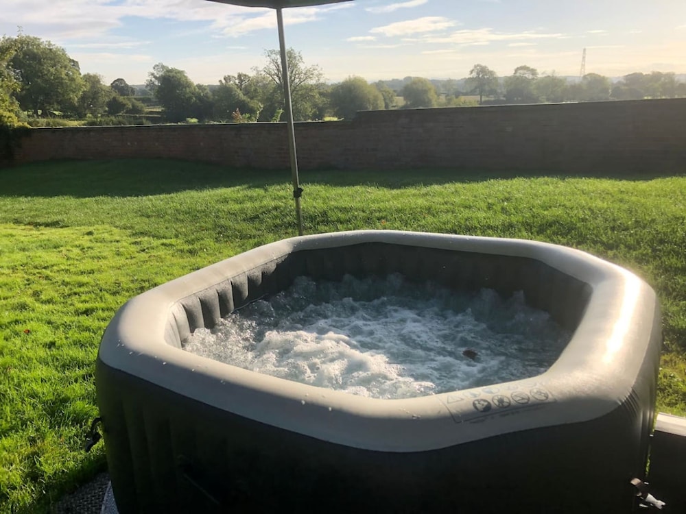 Historic Hall Wing nr York Leeds Free Hot tub