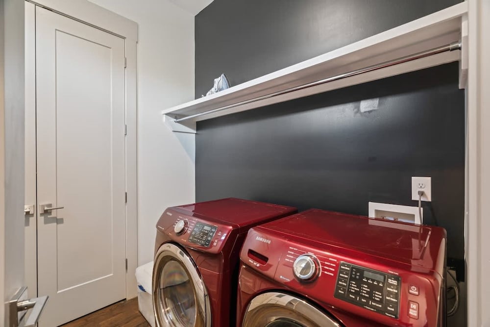 Luxury Home Fire Pit Mini Bar Downtown Nashville