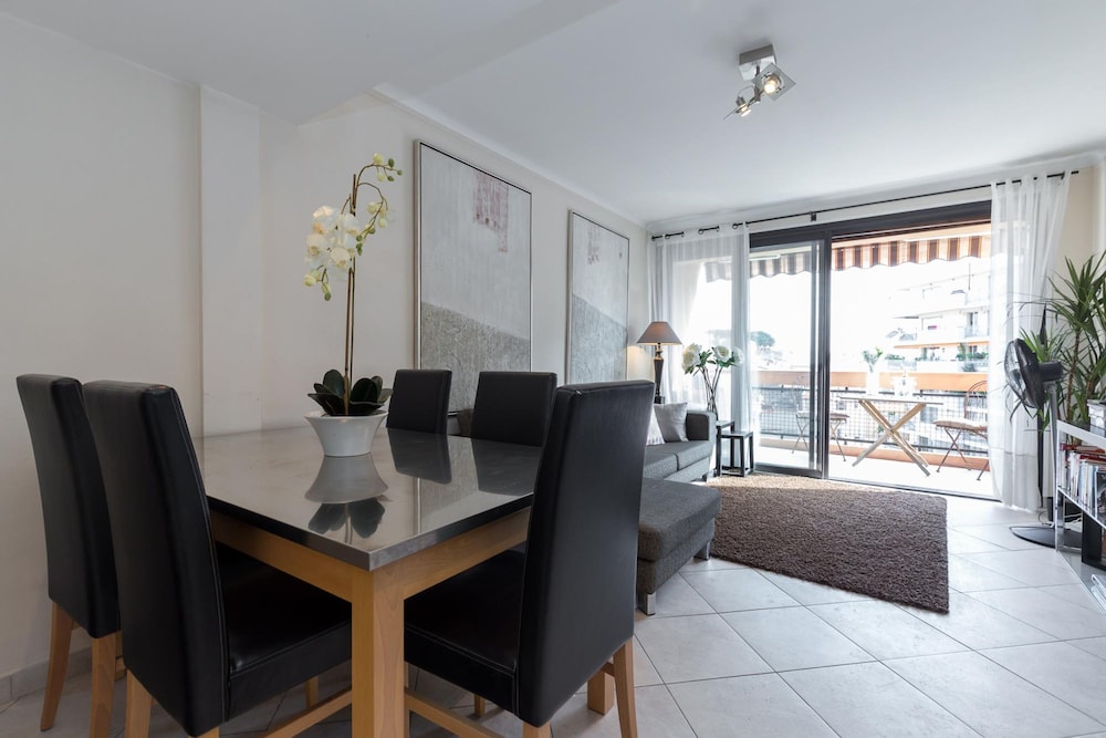 Modern 3 Bedroom 3 Bathroom Apartment for Rent Near Cannes Old Town Walking Distance to Palais - 2000