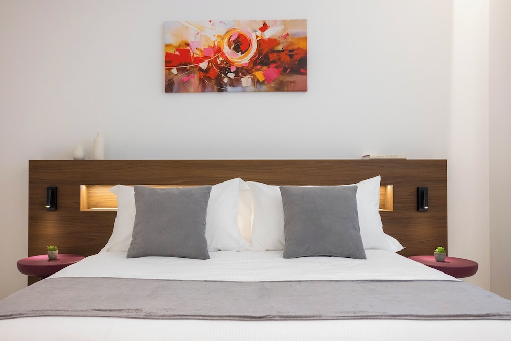 Nora's Suites