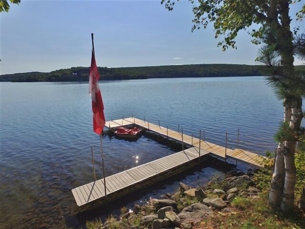 416 Papineau Lake 2 Bedroom Cottage