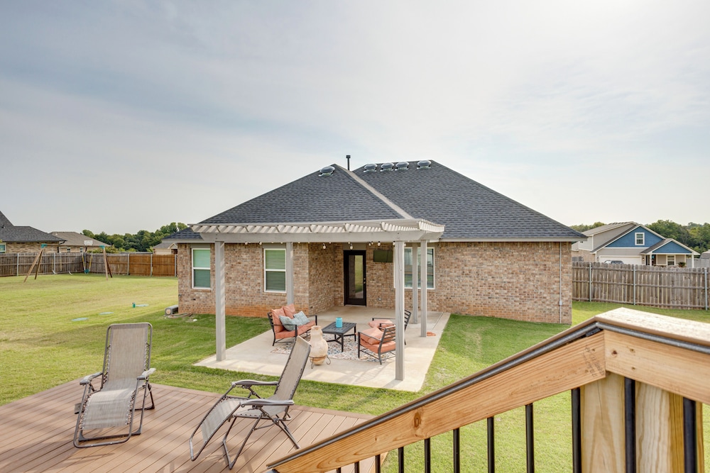 Golf, Swim, Relax: Oklahoma Ranchland Retreat