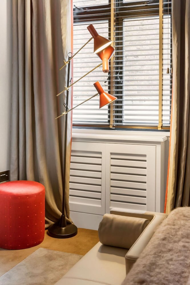 Knightsbridge 3-bed 2-bath by Harrods