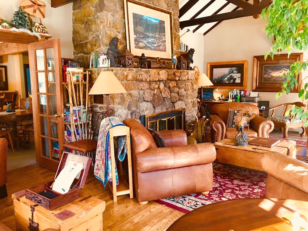 Meadow Creek Mountain Lodge and Event Center