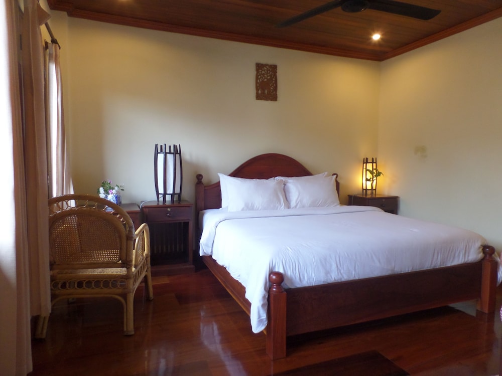 Peninsula Villas