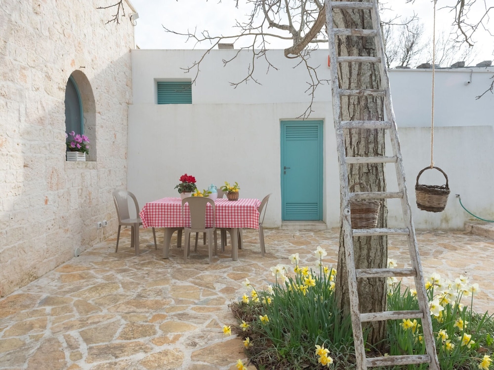 Trulli-style Chalet Near Forest Walks