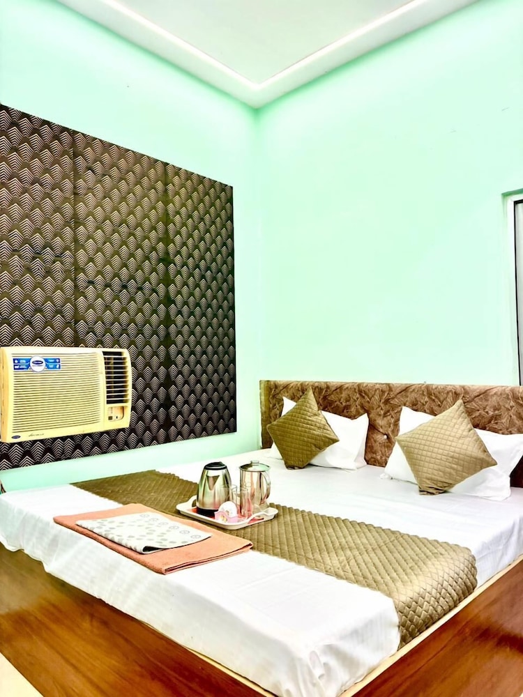 Atharv hotel