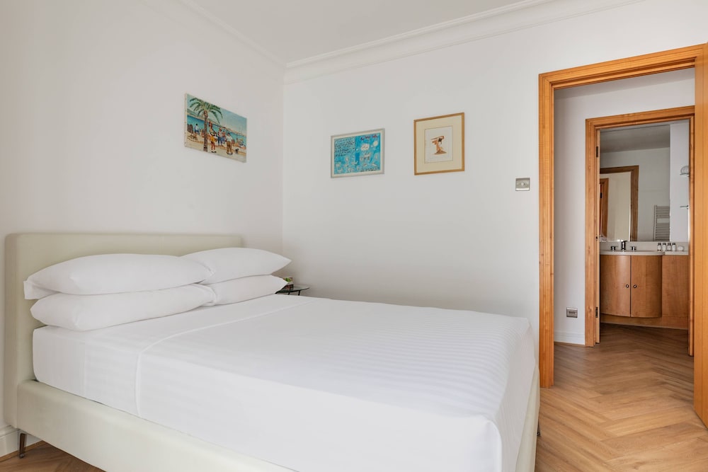 West Heath Road by Onefinestay view 3