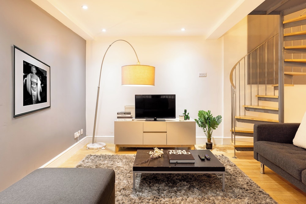 Charming City Retreat in Central London