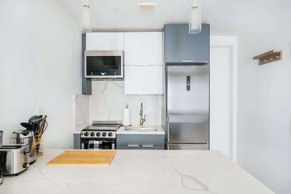 1597 New York Apt