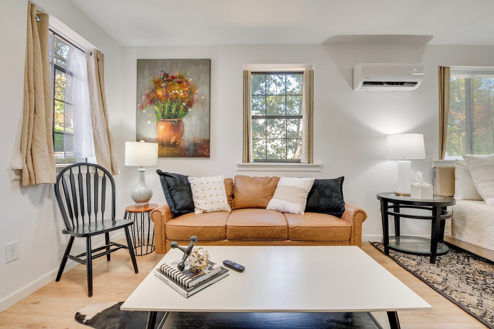 2 Mi to East Atlanta Village: Cozy Studio w/ Porch