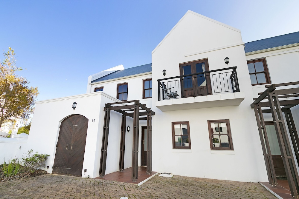 Winelands Golf Lodges at De Zalze