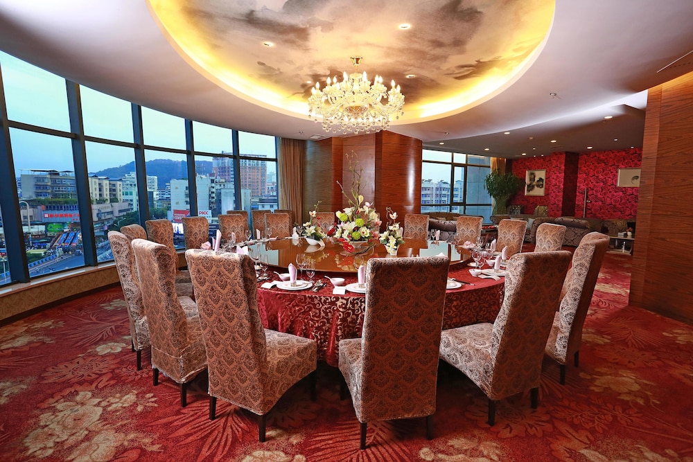 Ramada Longyan
