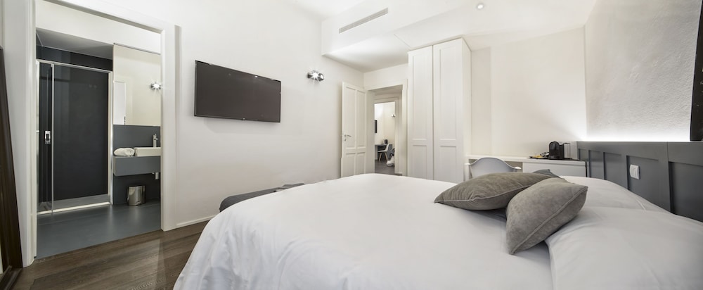 Emilia Suite Express
