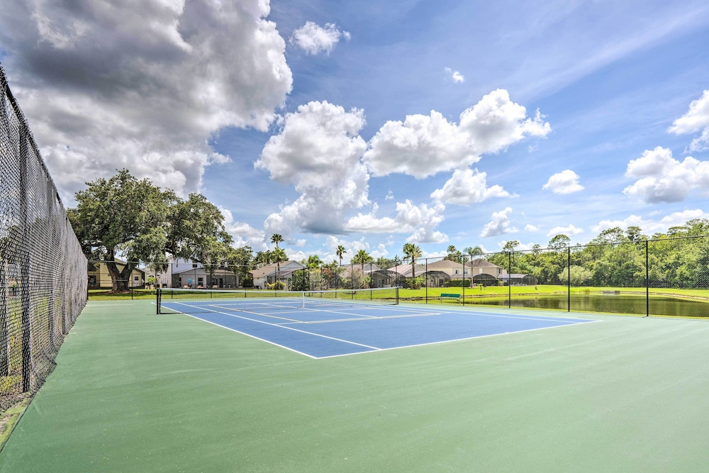 Townhouse in Lake Berkley Resort! 5 Mi to Old Town