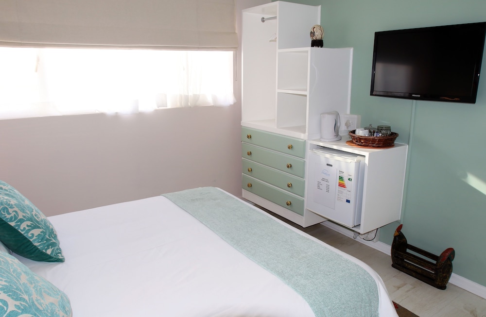 Dolphin Inn Guest House