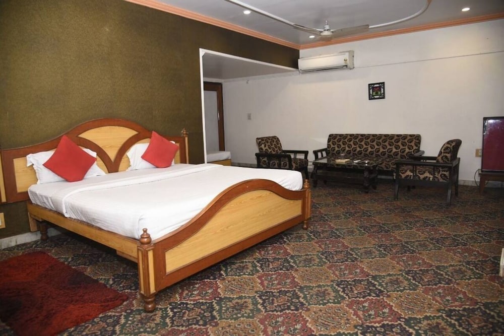 Goroomgo Sharda Regency Raipur view 4