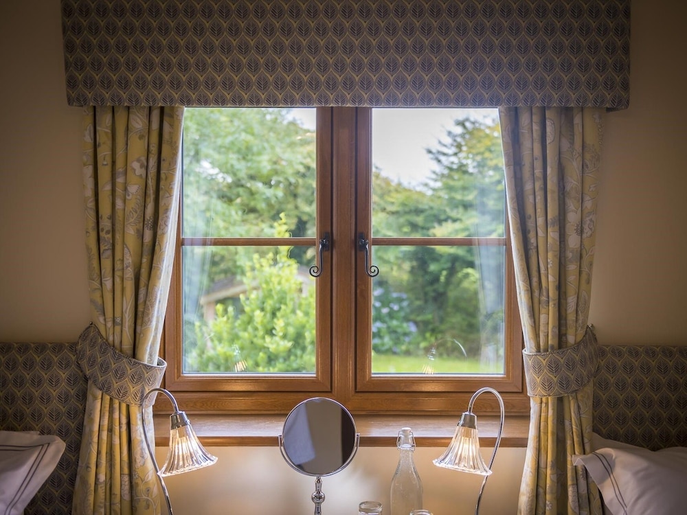 Copps Castle Bed & Breakfast