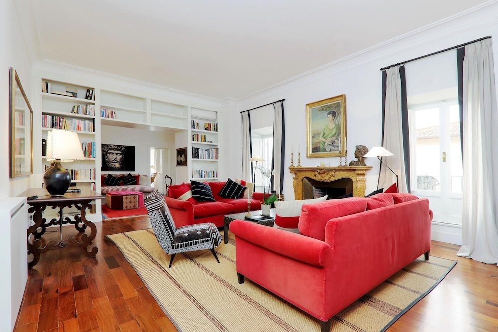 La Camelia an Elegant and Extravagant 2 Bedroom Apartment