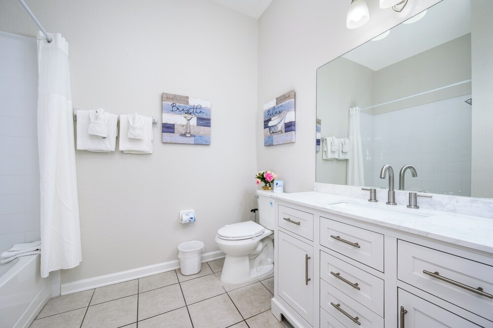 Penthouse Vacation Condo, Near the Parks - 2015