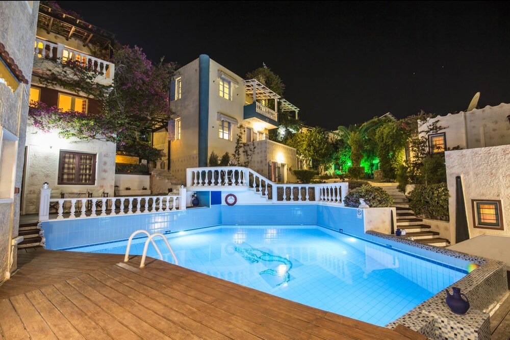 Standard big Room Apartment in Blue Aegean With Shared Pool, Kitchen and Ac view 5