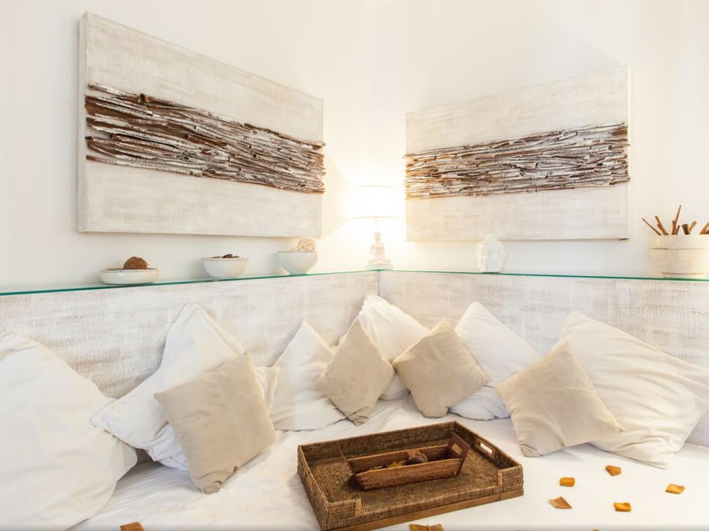 Navona Home