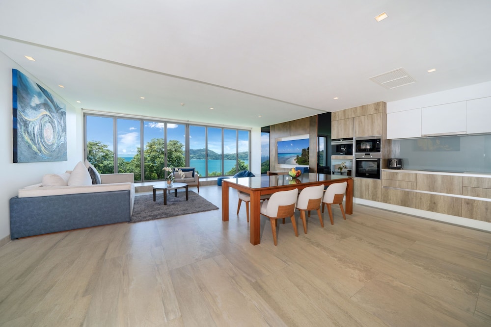 SeaView 3BR Apartment 812 in BluePoint