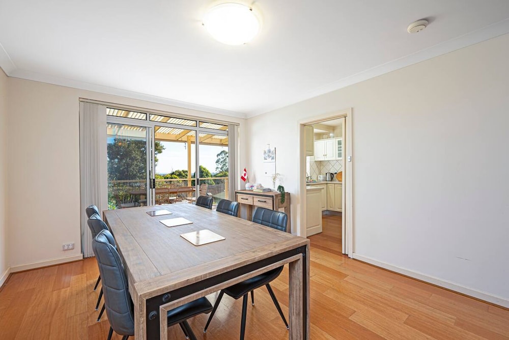 Cityscape Charm in Wattle Park